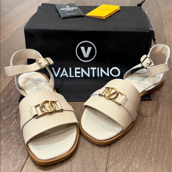 Valentino Cream Sandals with Gold Accent - Picture 5 of 10
